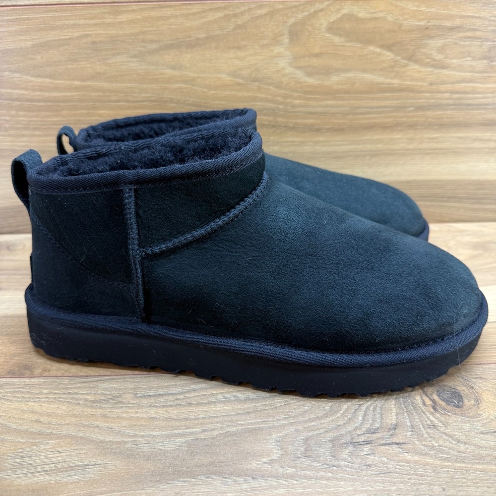 UGG Classic Ultra Mini Boots Womens 10 Black Suede Shearling Sherpa Cozy